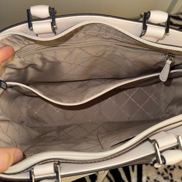 Michael Kors White & Light Pink Signature Tote with Wristlet - Picture 4 of 6